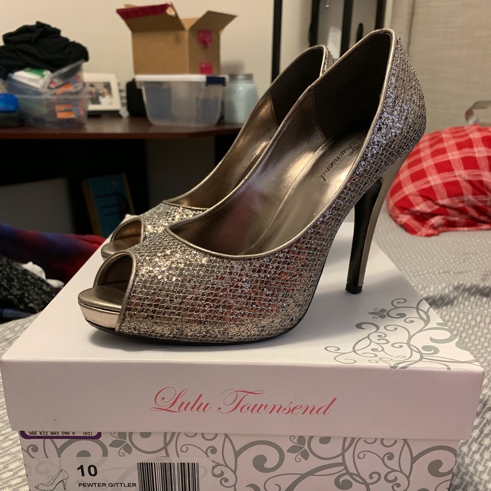 Lula Townsend Silver Pumps